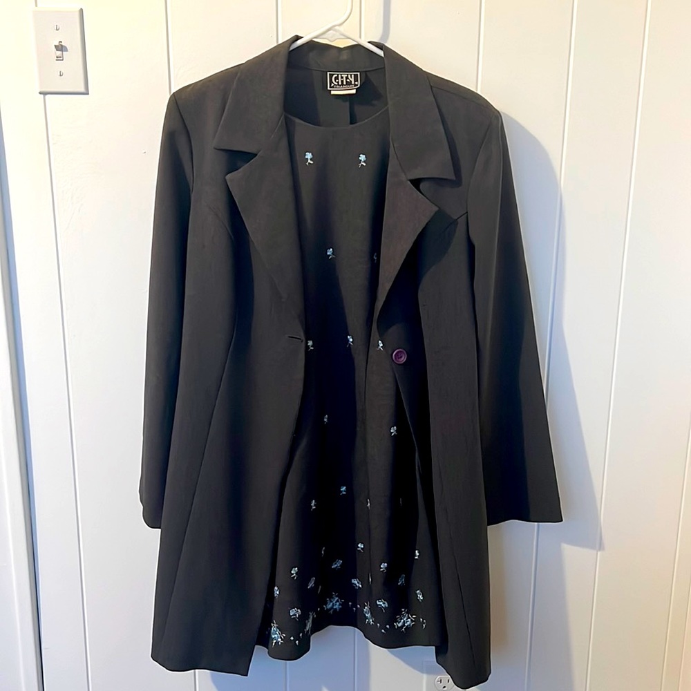 Gray 2-Piece Dress & Blazer w/ Embroidered Blue Flowers